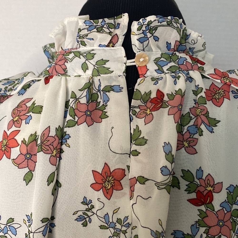 Max Studio Women’s Georgette Cold Floral Top Size XS NWT. - Picture 3 of 12